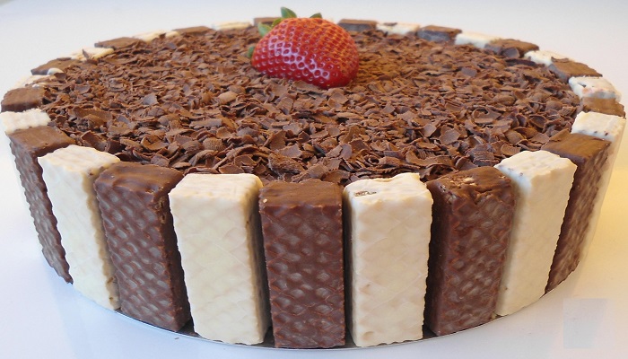 Torta de Bis com Morango
