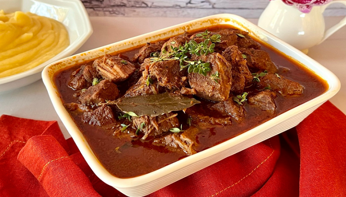 Carne ao vinho na panela de pressão